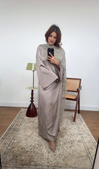 ROBE SATIN TAUPE AVEC DENTELLE FOULARD - MALIKA
