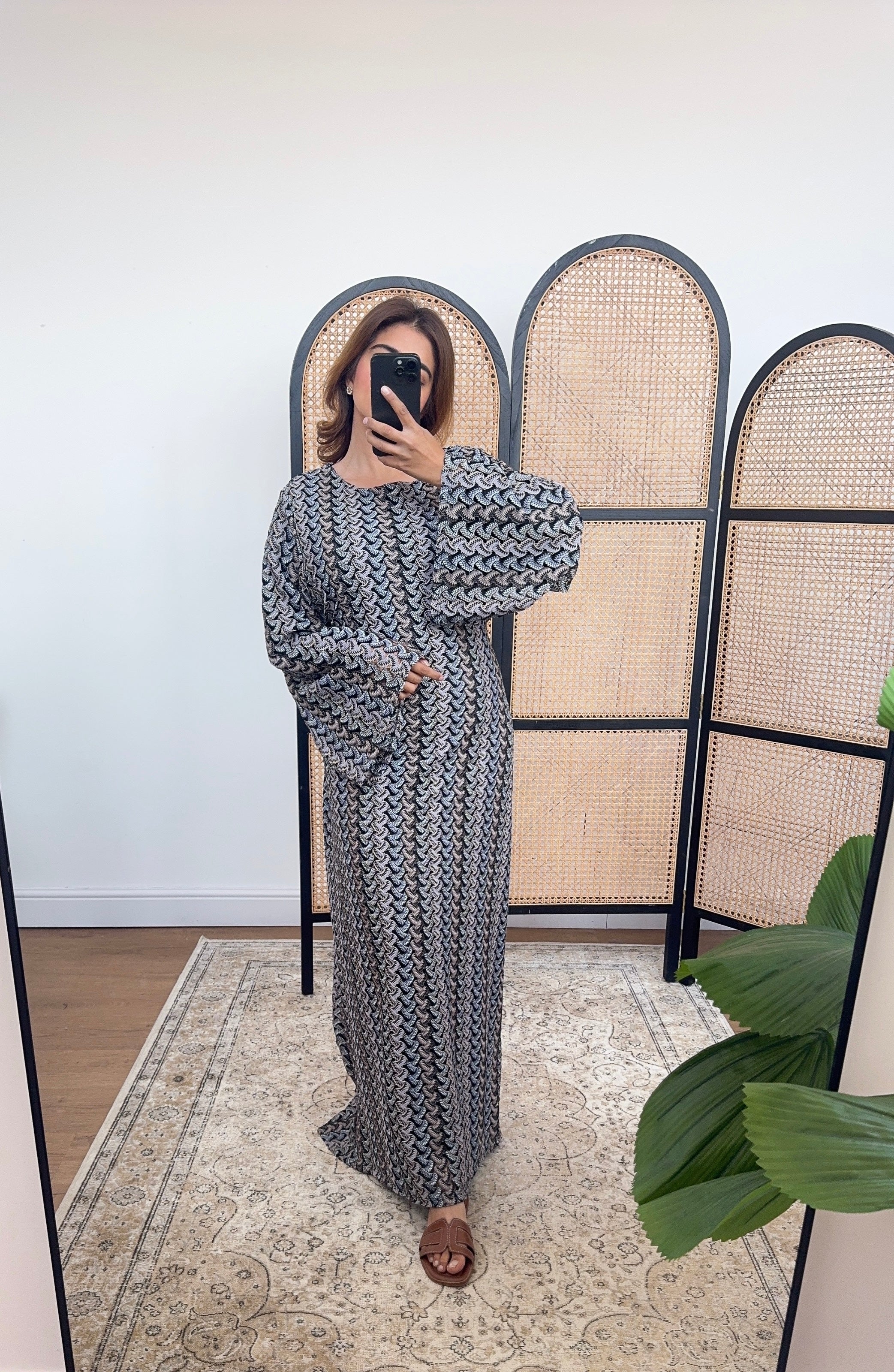 ROBE ZIGZAG CROCHET NOIR AVEC CEINTURE - YAITA