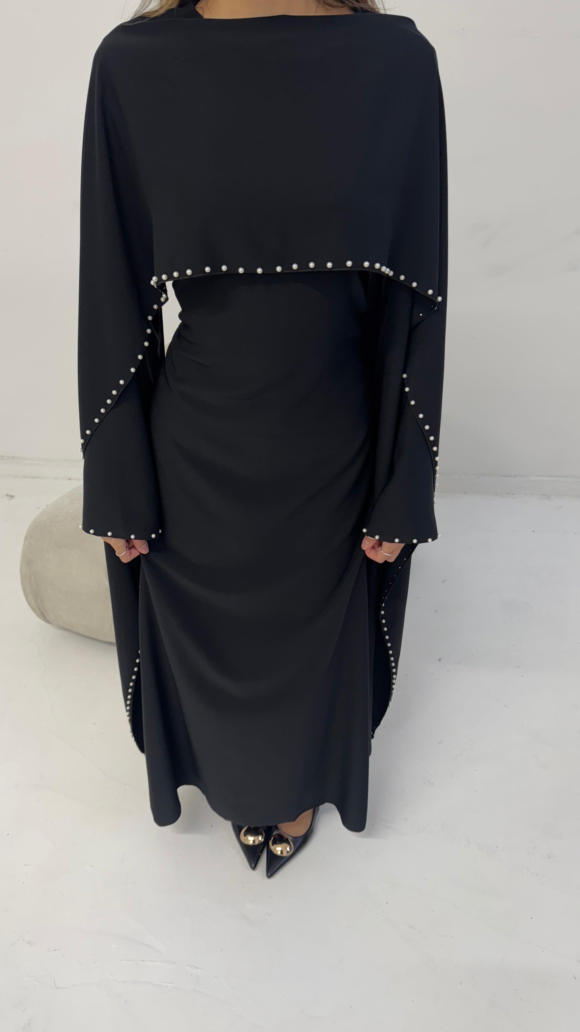 ROBE CAPE PERLE NOIR - SISI