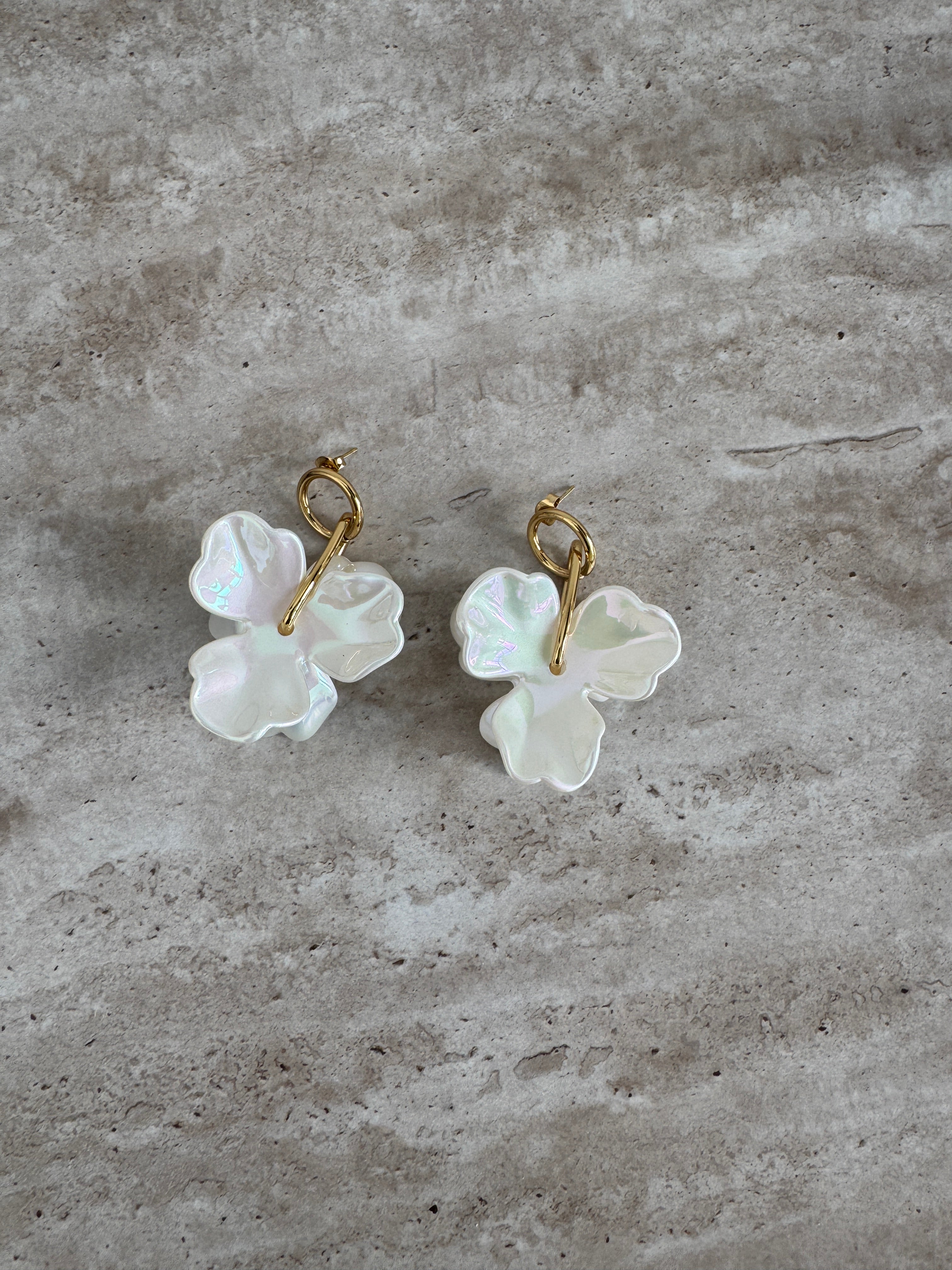 FLEUR IVOIRE BOUCLES D'OREILLES