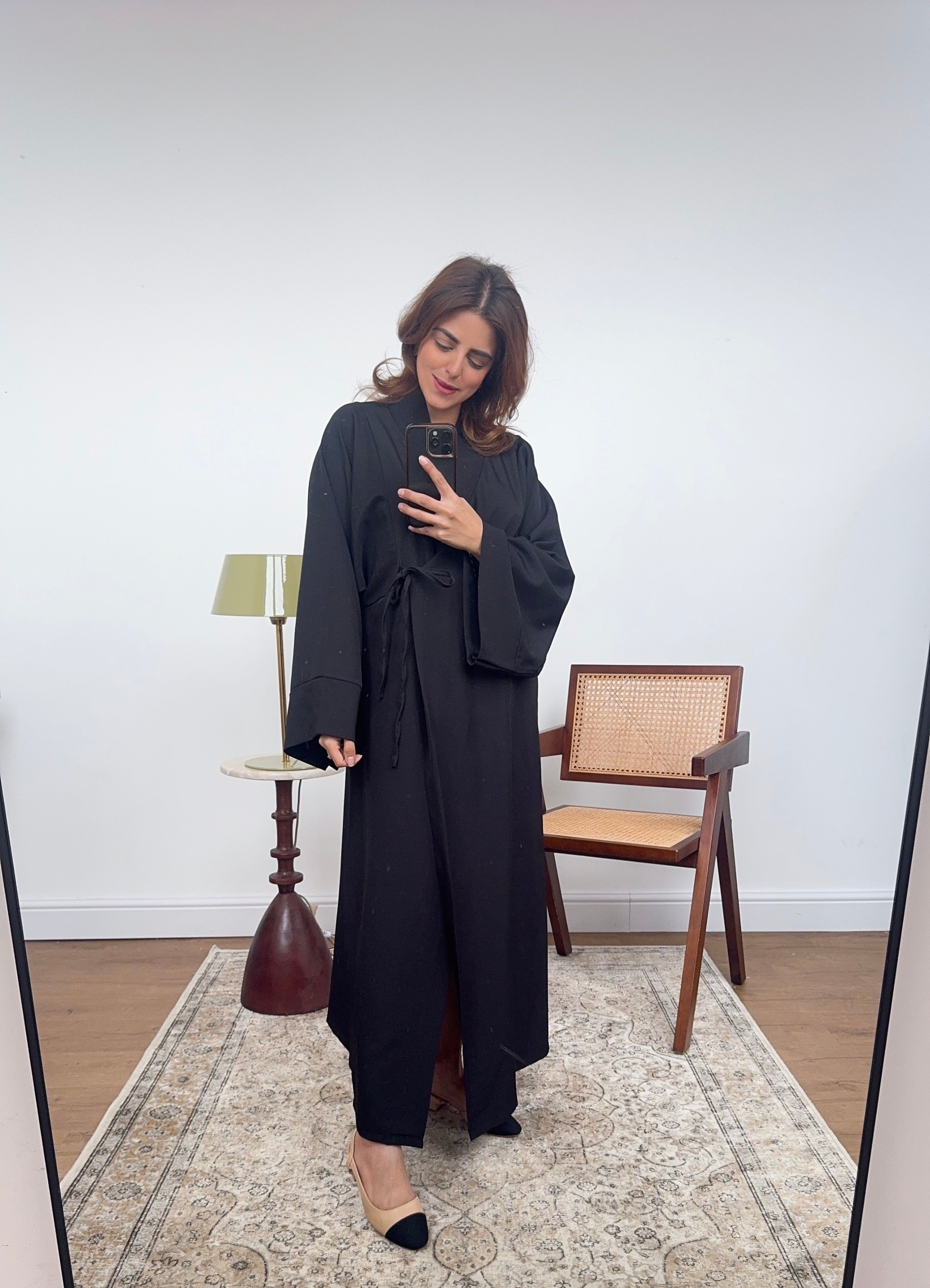 ROBE NOIR AVEC NOUÉ DÉTAIL - ARIA
