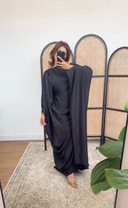 CAFTAN DRAPÉ NOIR AVEC INNER NOUÉ CEINTURE - ARWA