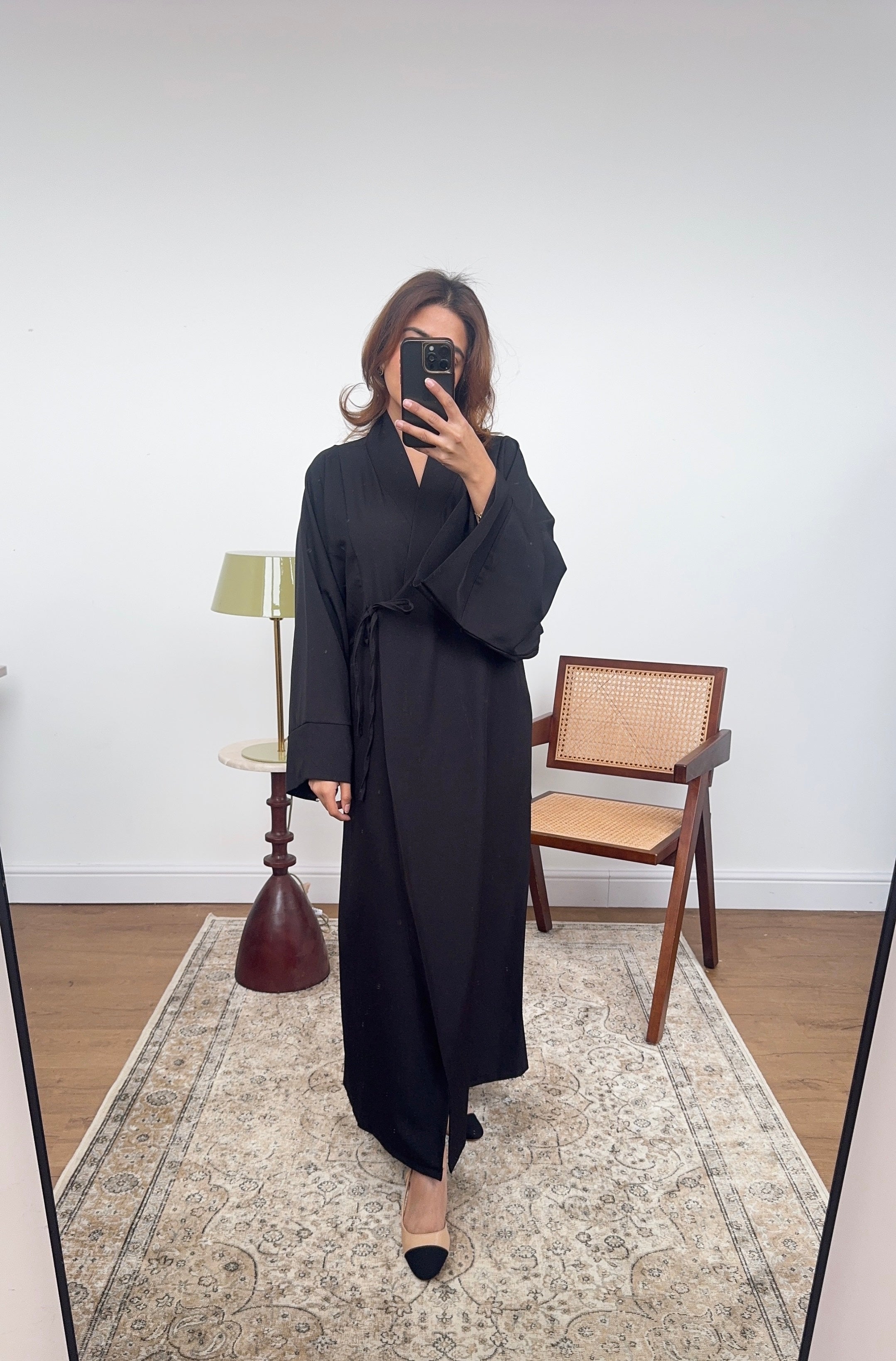 ROBE NOIR AVEC NOUÉ DÉTAIL - ARIA