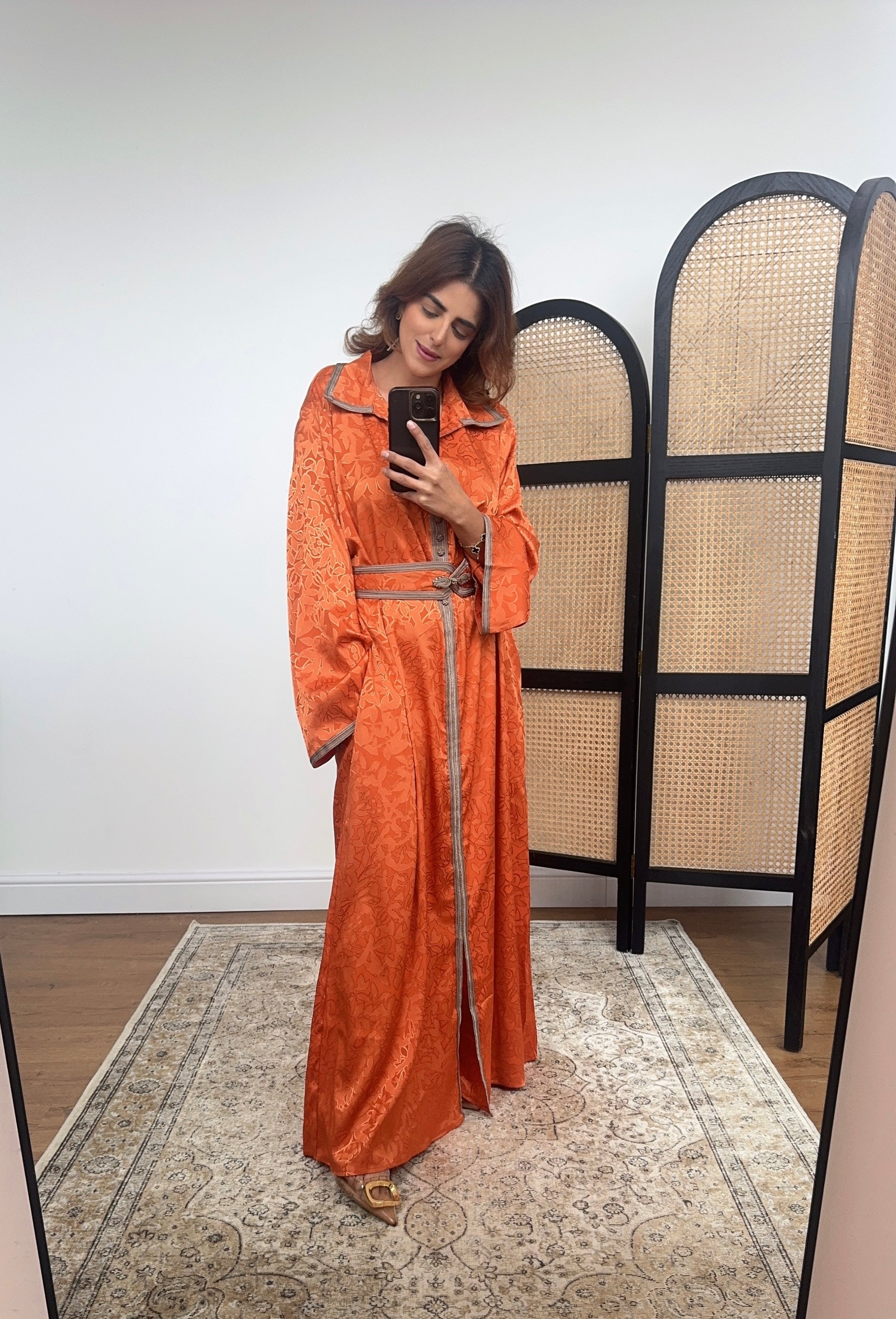 ROBE JACQUARD SATIN ORANGE AVEC CEINTURE - LAMAR