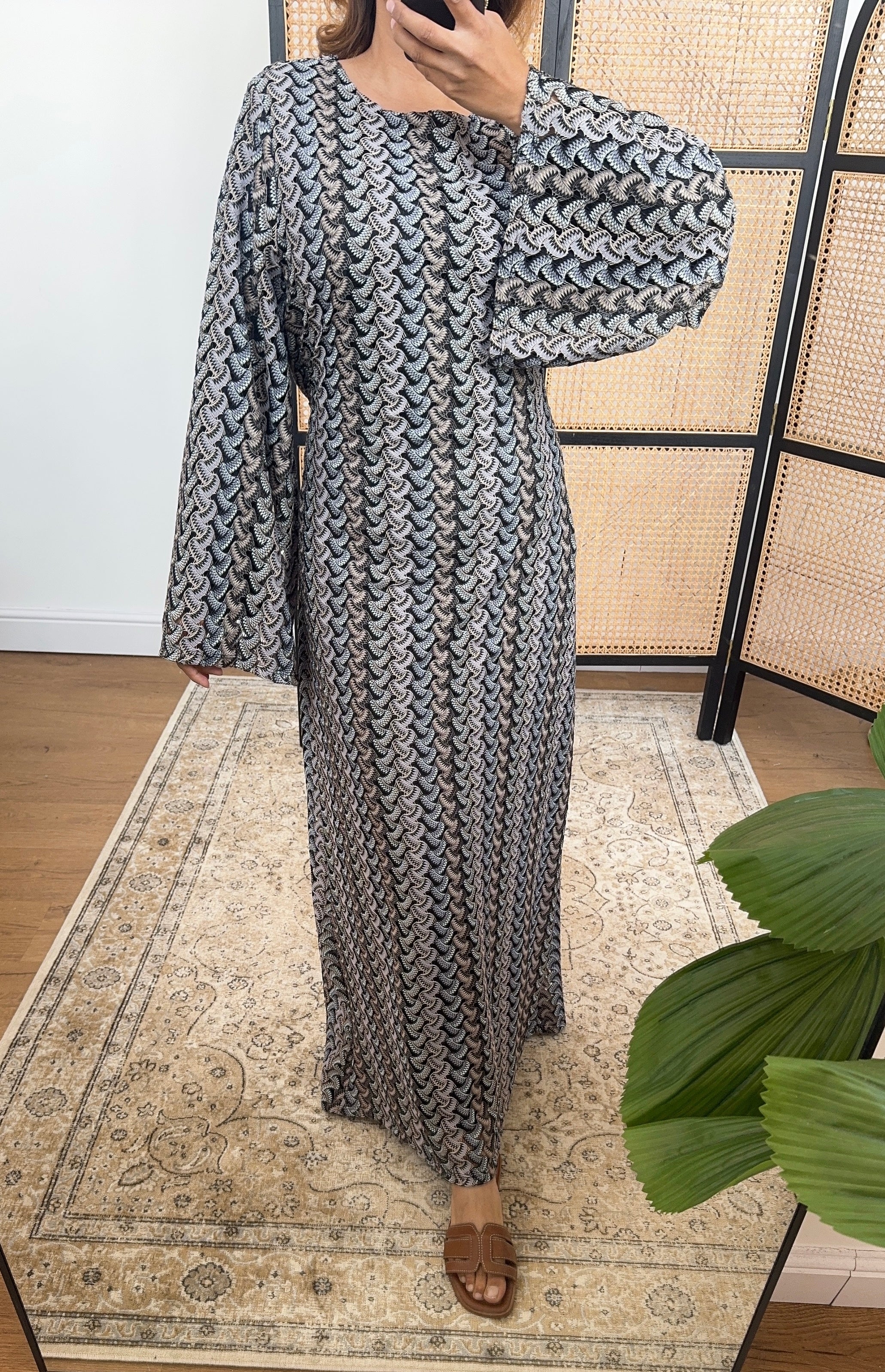ROBE ZIGZAG CROCHET NOIR AVEC CEINTURE - YAITA
