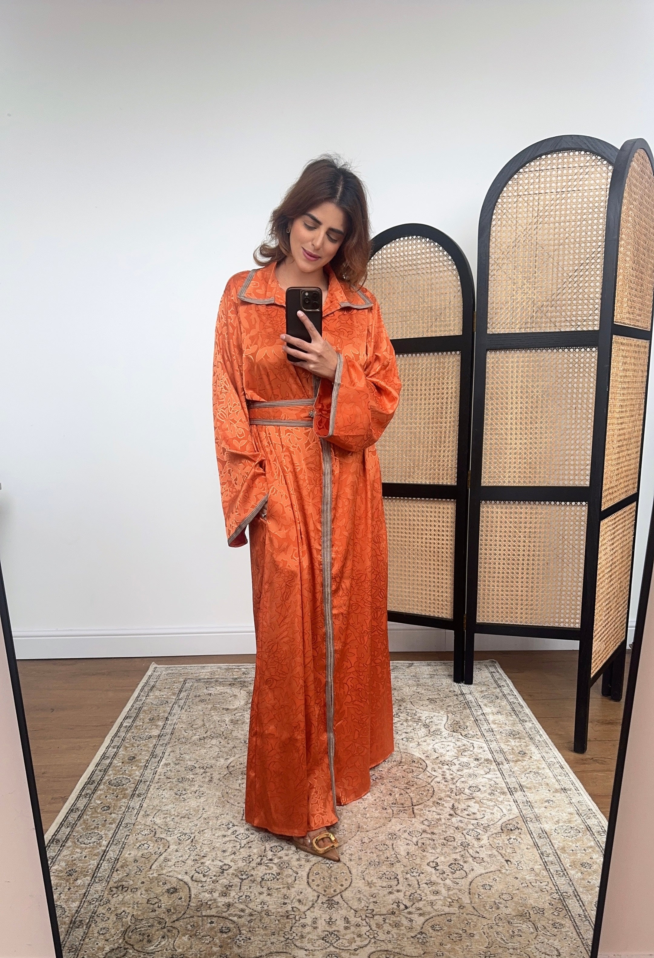 ROBE JACQUARD SATIN ORANGE AVEC CEINTURE - LAMAR